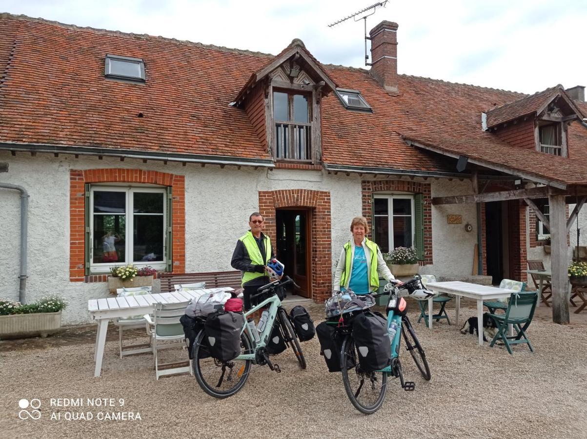 B&B Ferme De La Rouzannerie Pour 2 Ou Famille Lanneray Exterior foto